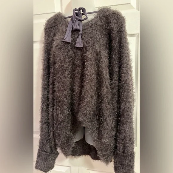 Free People Sweater Top Fuzzy Light As a Feather Hoodie Large New size Large - Picture 5 of 11